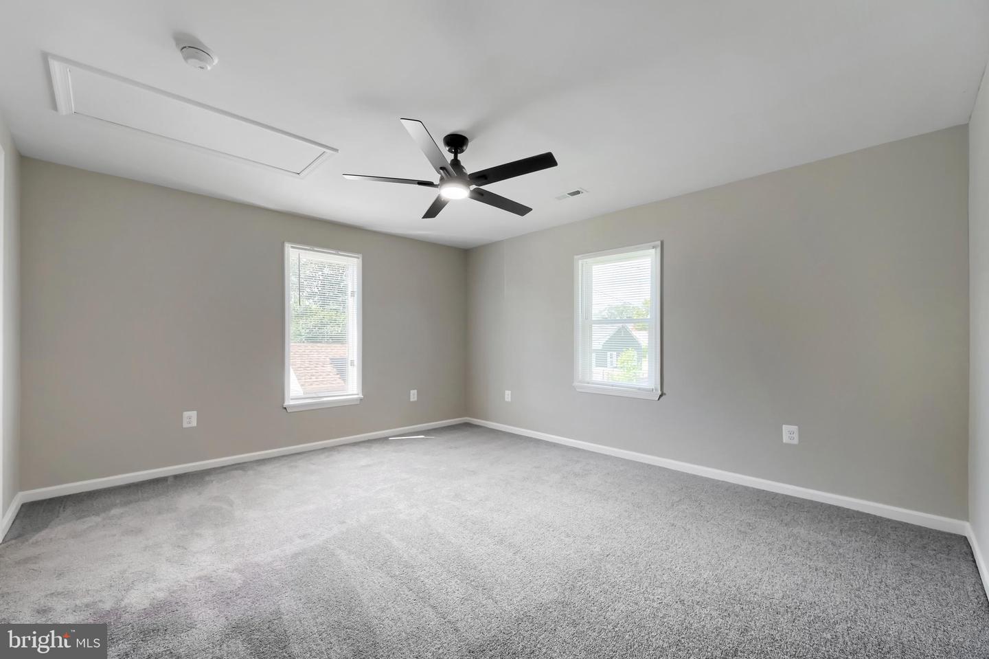 20 Transverse Ave Property Photo 21