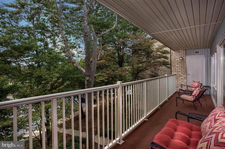 6100 Bellinham #1012 Property Photo 2