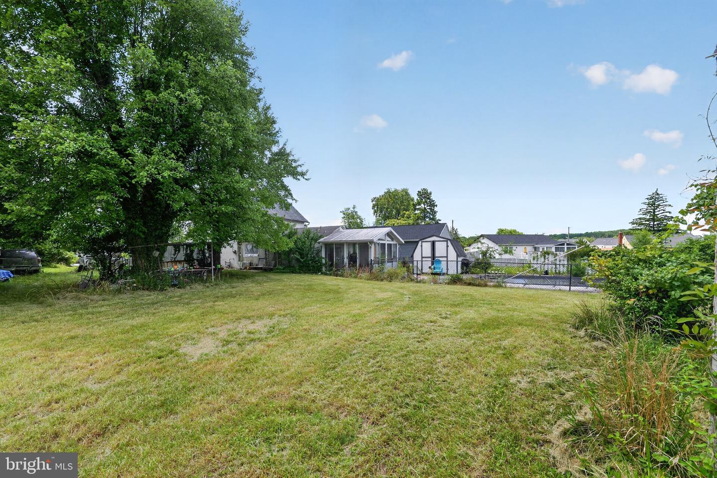 2923 & 2925 N ROLLING RD Property Photo 1