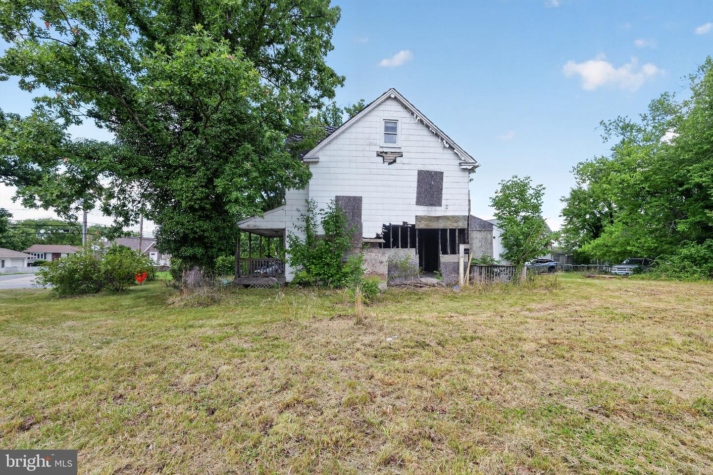 2923 & 2925 N Rolling Rd Property Photo 3