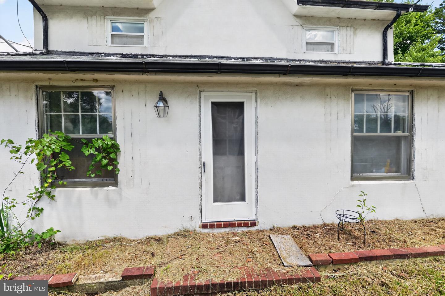 2923 & 2925 N Rolling Rd Property Photo 13