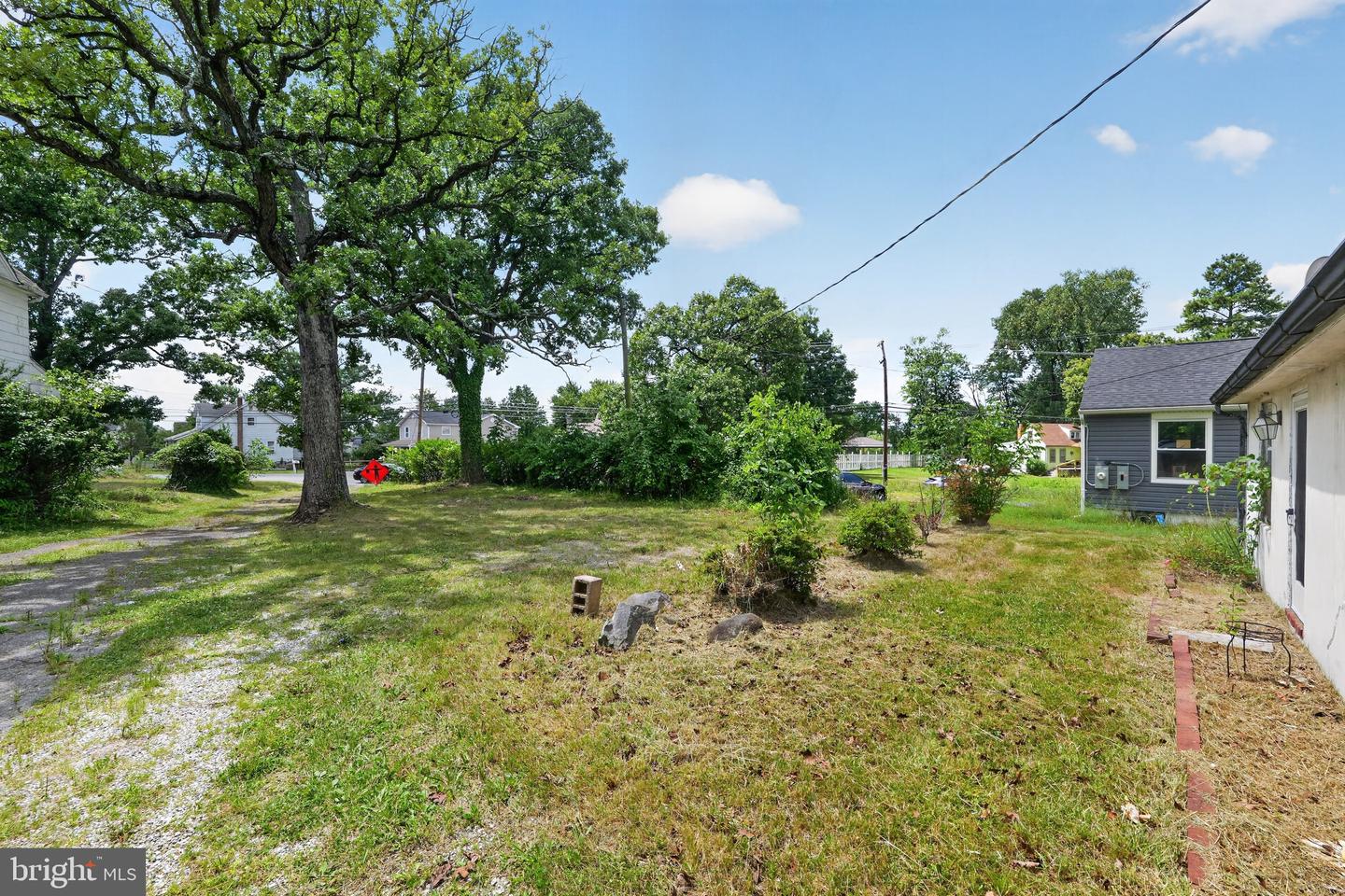 2923 & 2925 N Rolling Rd Property Photo 14