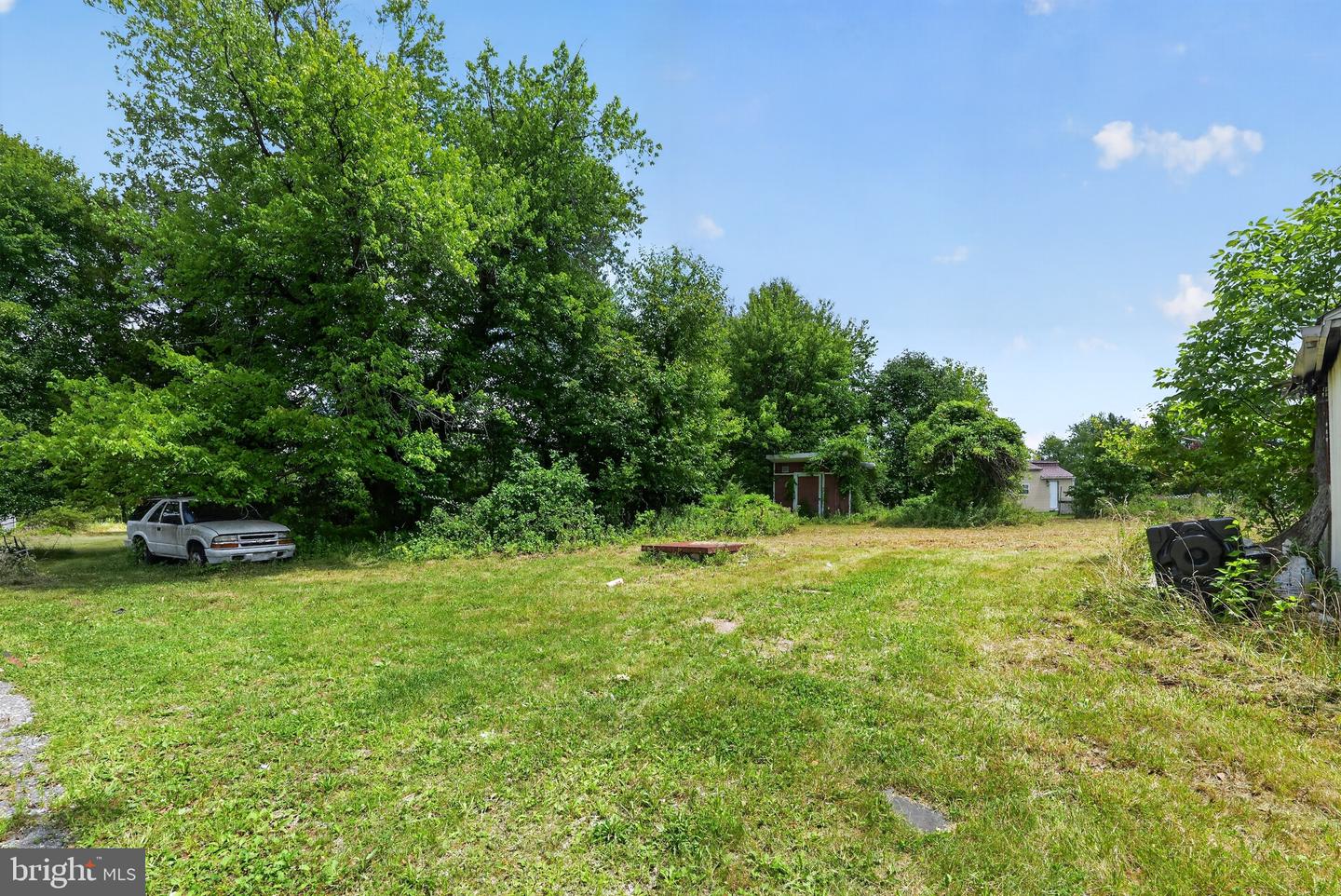 2923 & 2925 N Rolling Rd Property Photo 16
