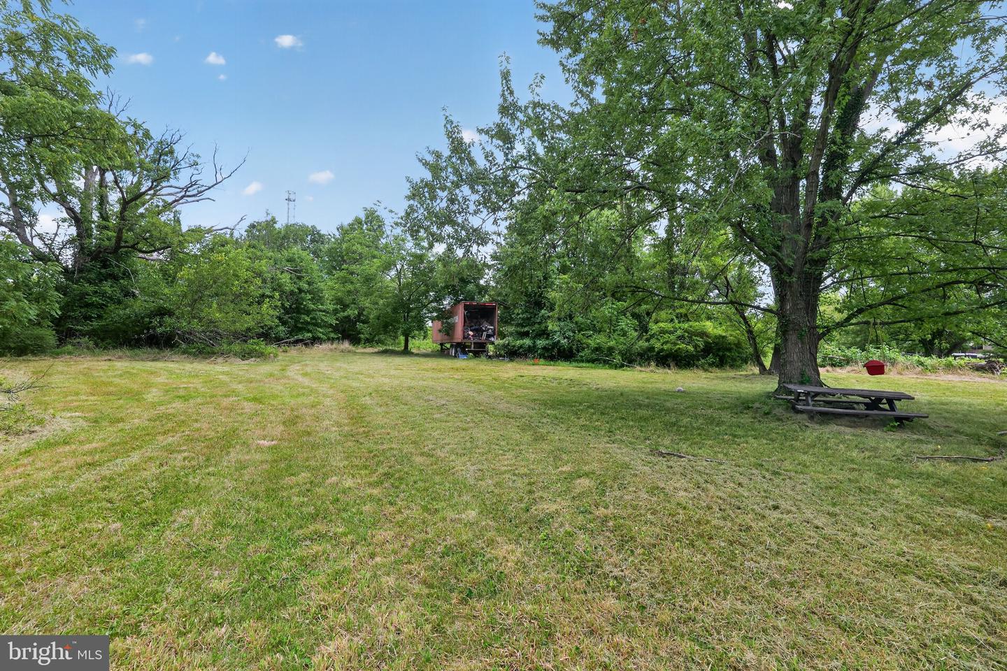 2923 & 2925 N Rolling Rd Property Photo 17