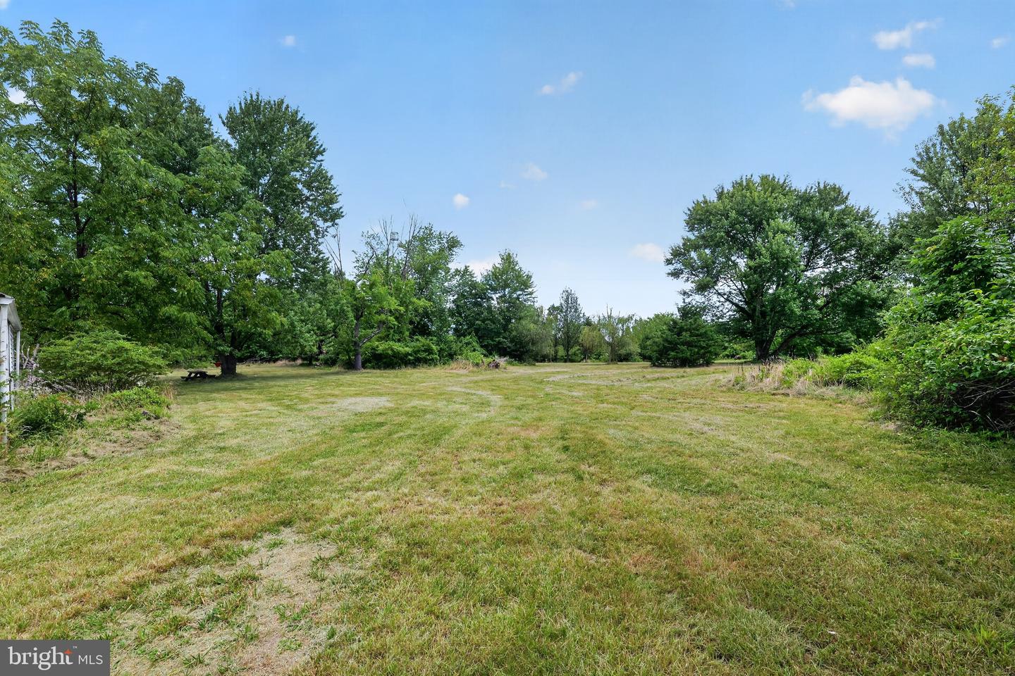 2923 & 2925 N Rolling Rd Property Photo 18