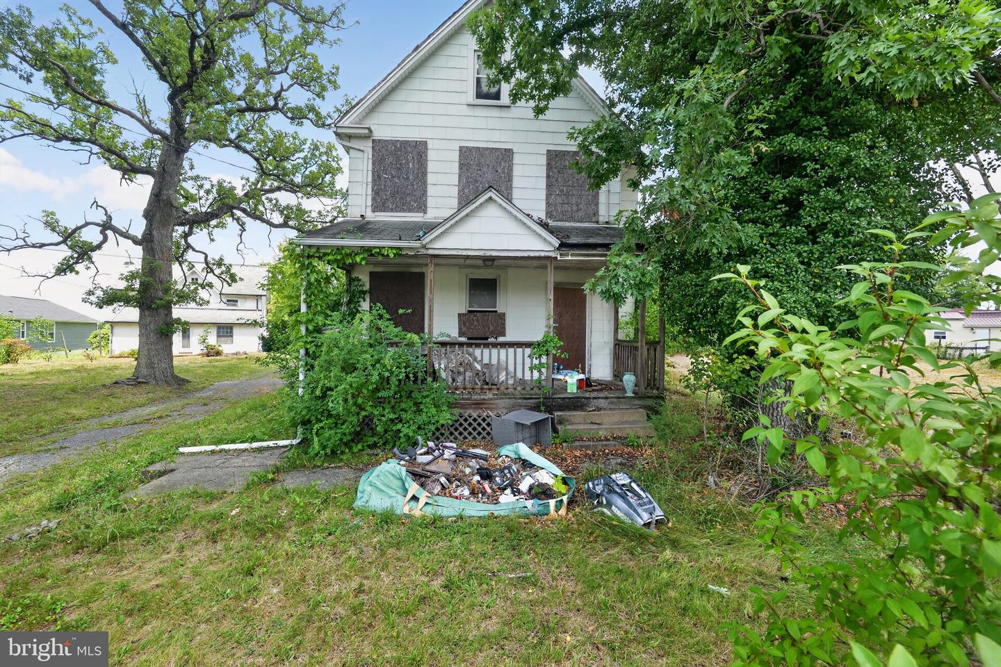 2923 & 2925 N Rolling Rd Property Photo 20