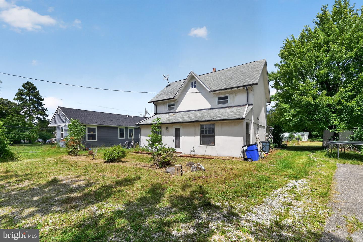 2923 & 2925 N Rolling Rd Property Photo 21