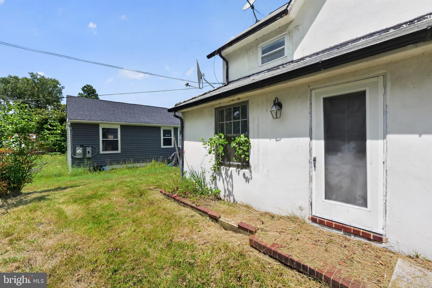 2923 & 2925 N Rolling Rd Property Photo 25