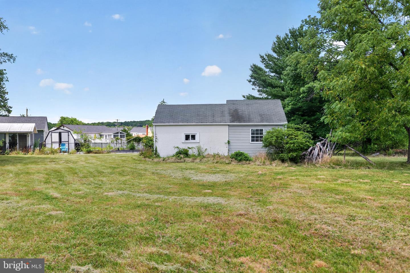2923 & 2925 N Rolling Rd Property Photo 33