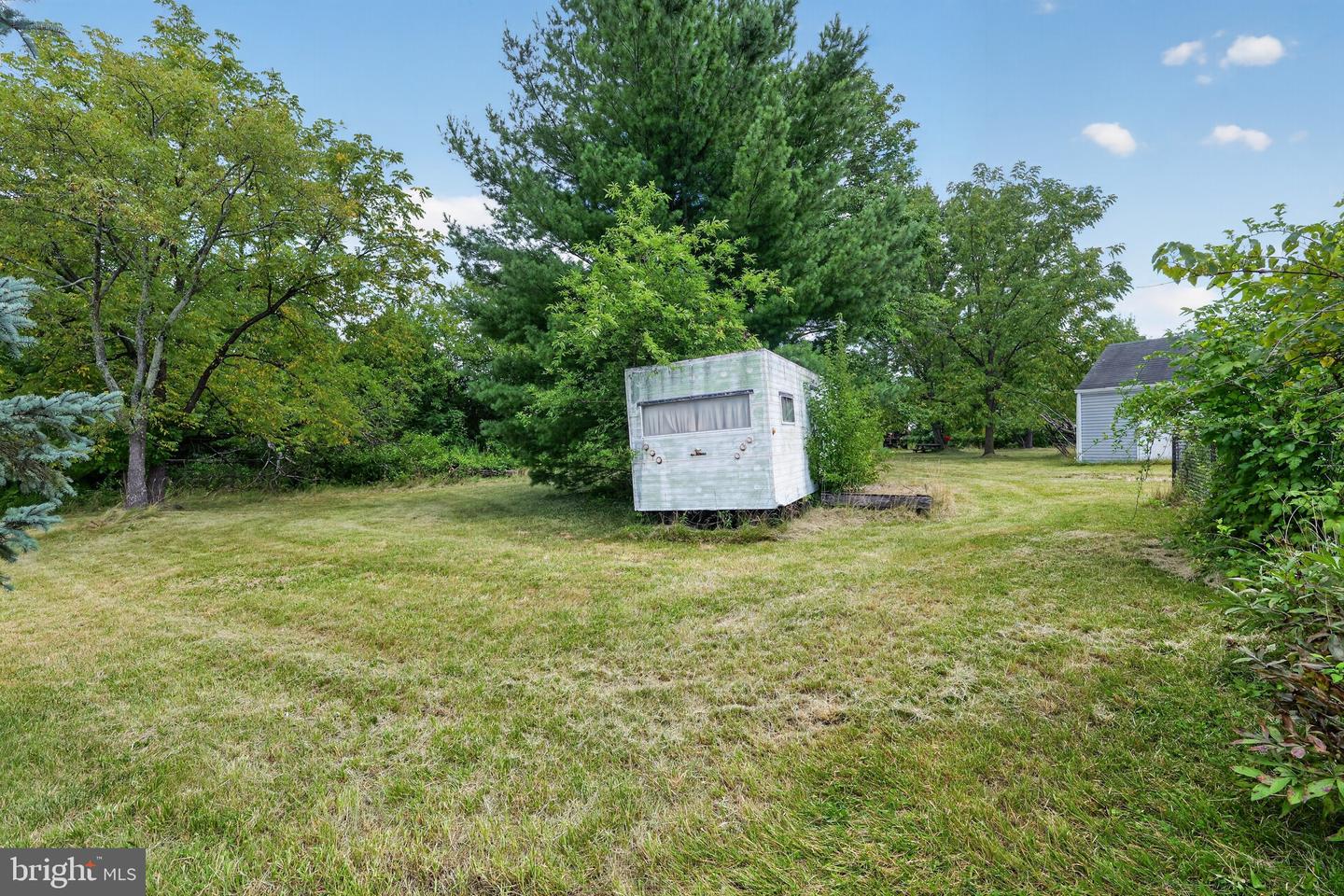 2923 & 2925 N Rolling Rd Property Photo 34