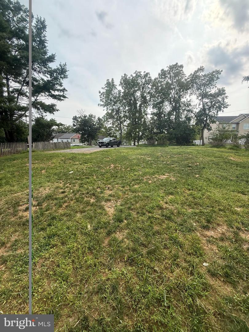 17 Walk Ave Property Photo 1