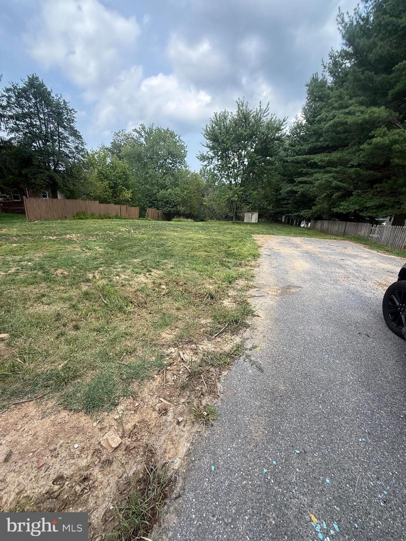 17 Walk Ave Property Photo 2