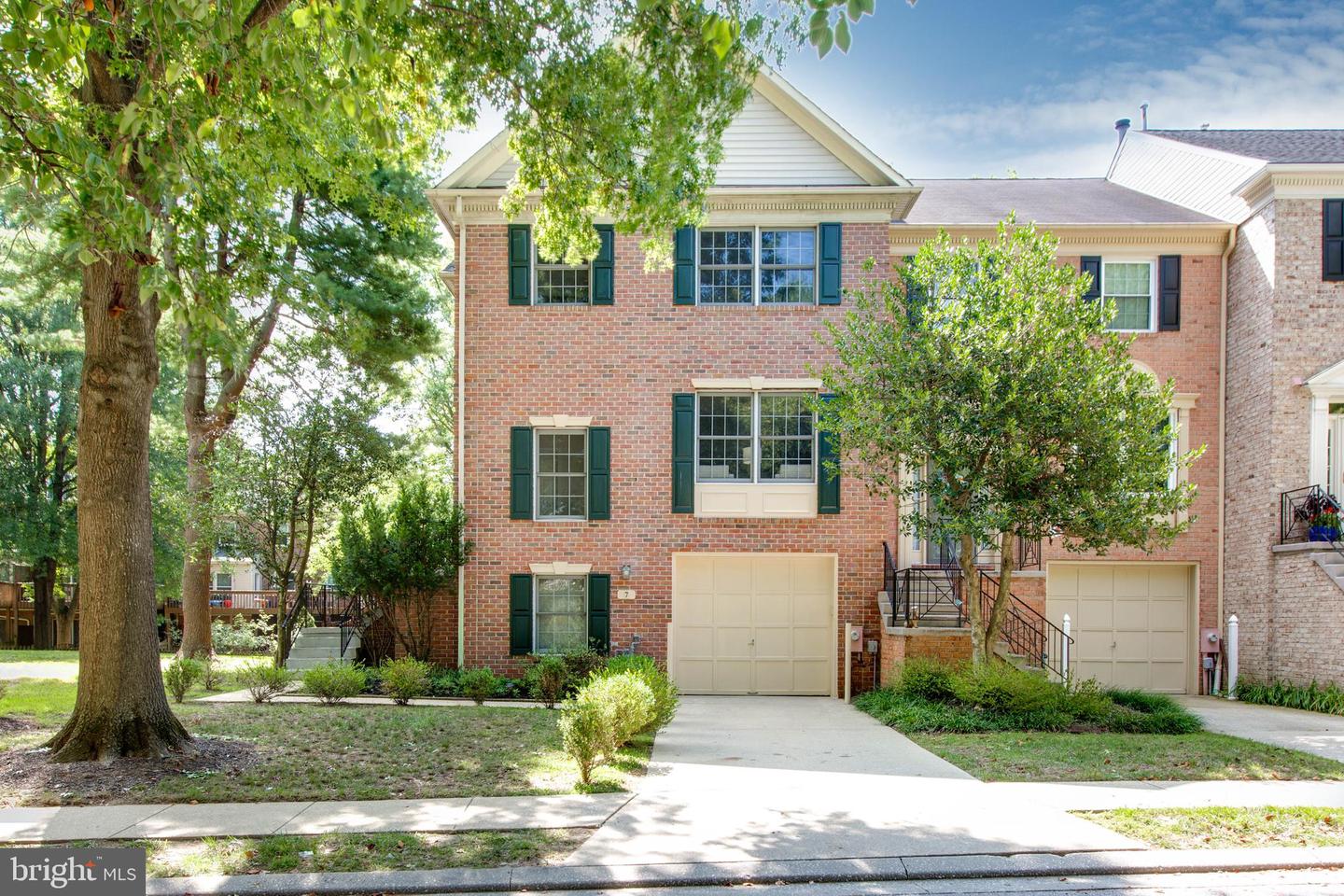 7 BOYNE CT Property Photo 1