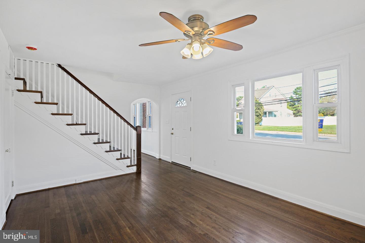 423 Ingleside Ave Property Photo 4