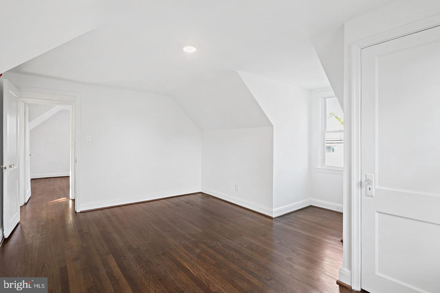 423 Ingleside Ave Property Photo 13
