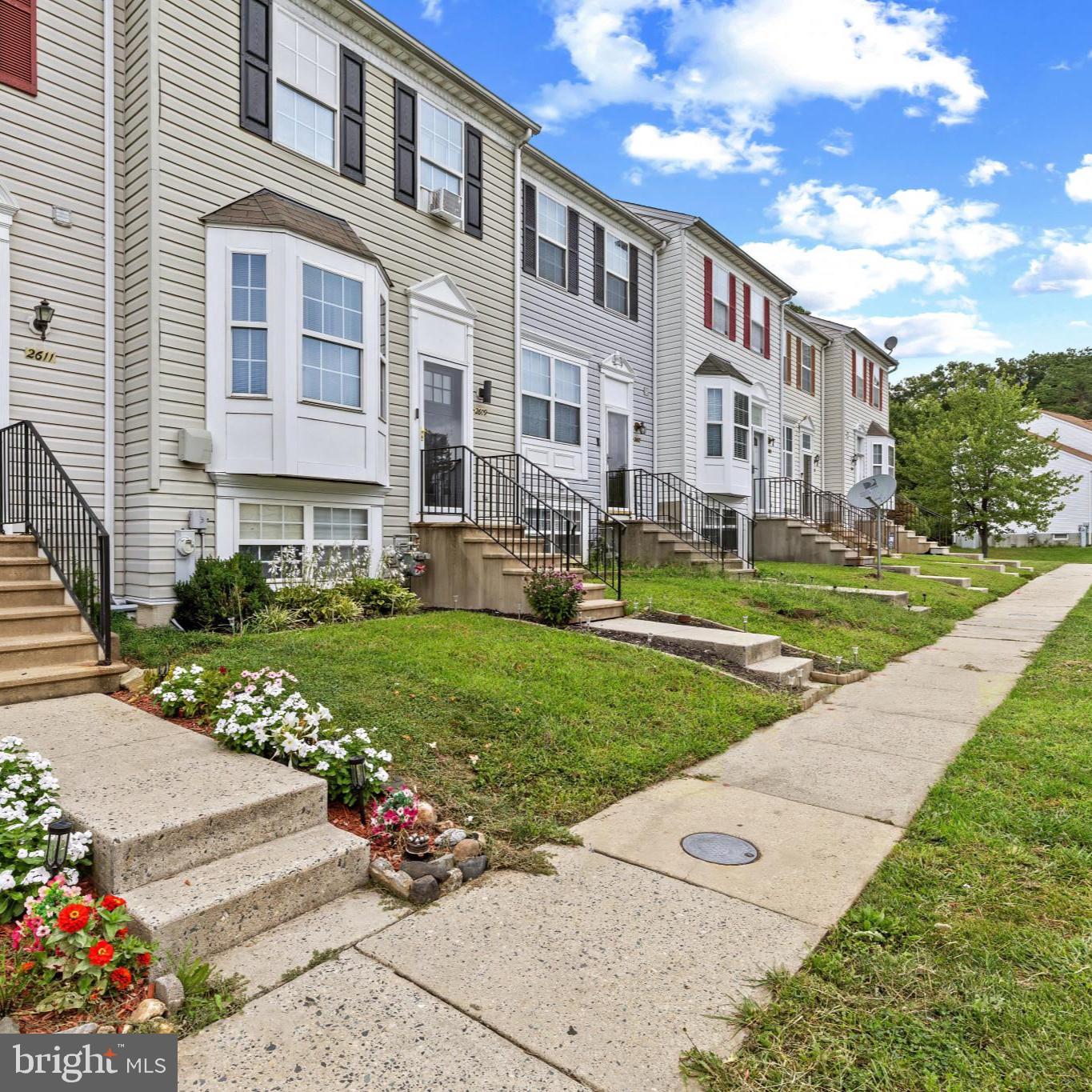 2609 Claybrooke Dr Property Photo 2