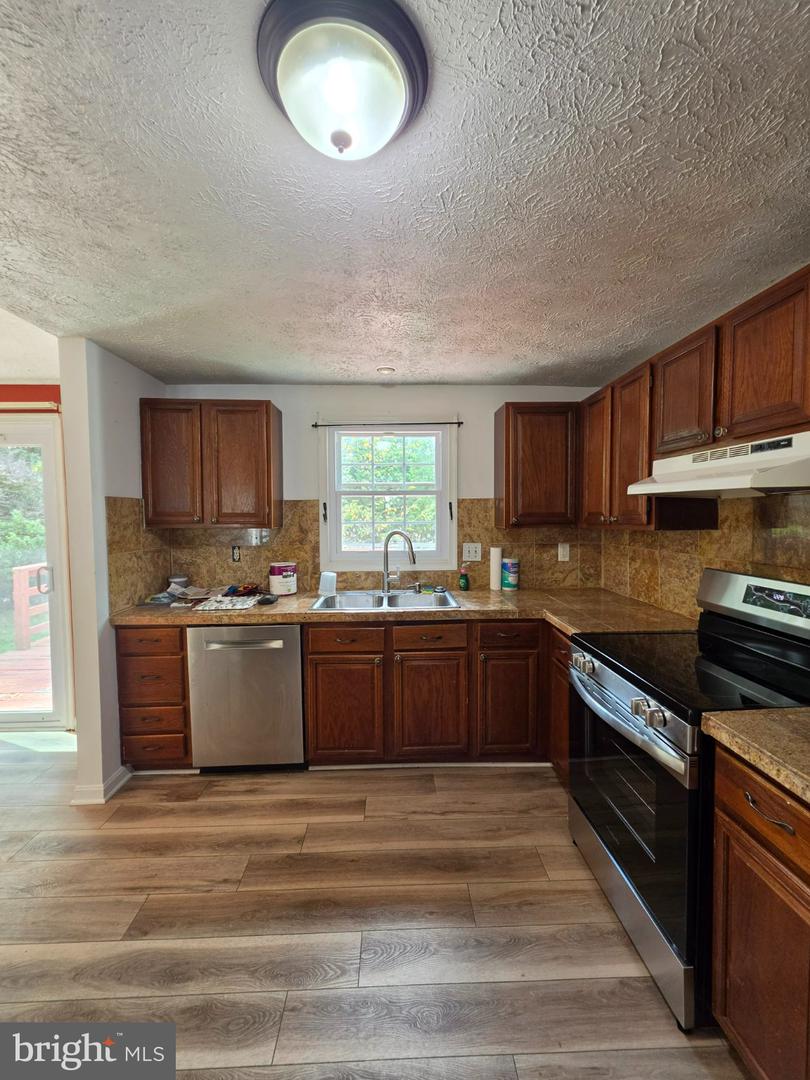 7109 Upper Mills Cir Property Photo 9