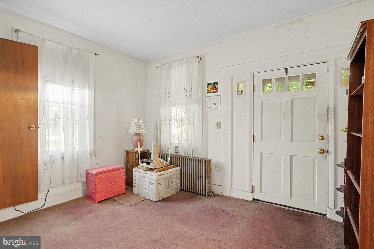 327 Nicholson Rd Property Photo 2