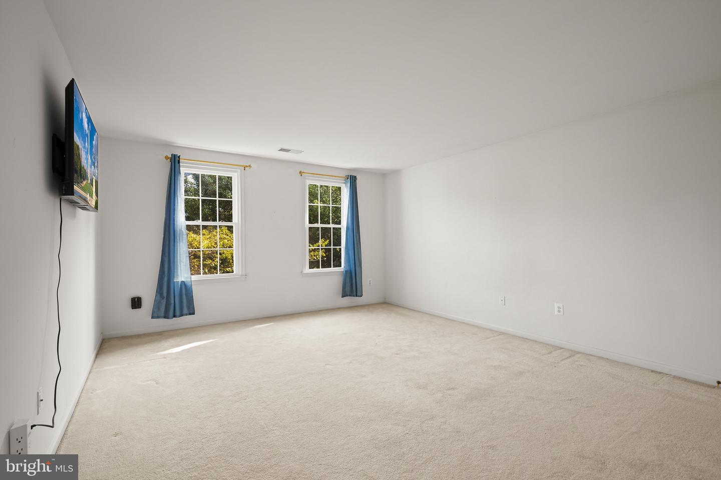 1316 W Seminary Ave Property Photo 36