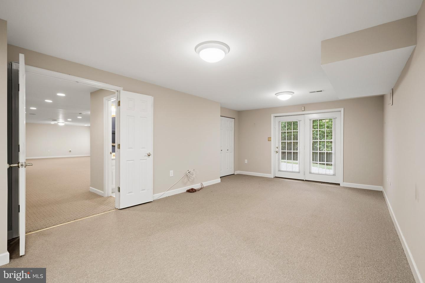 1316 W Seminary Ave Property Photo 46