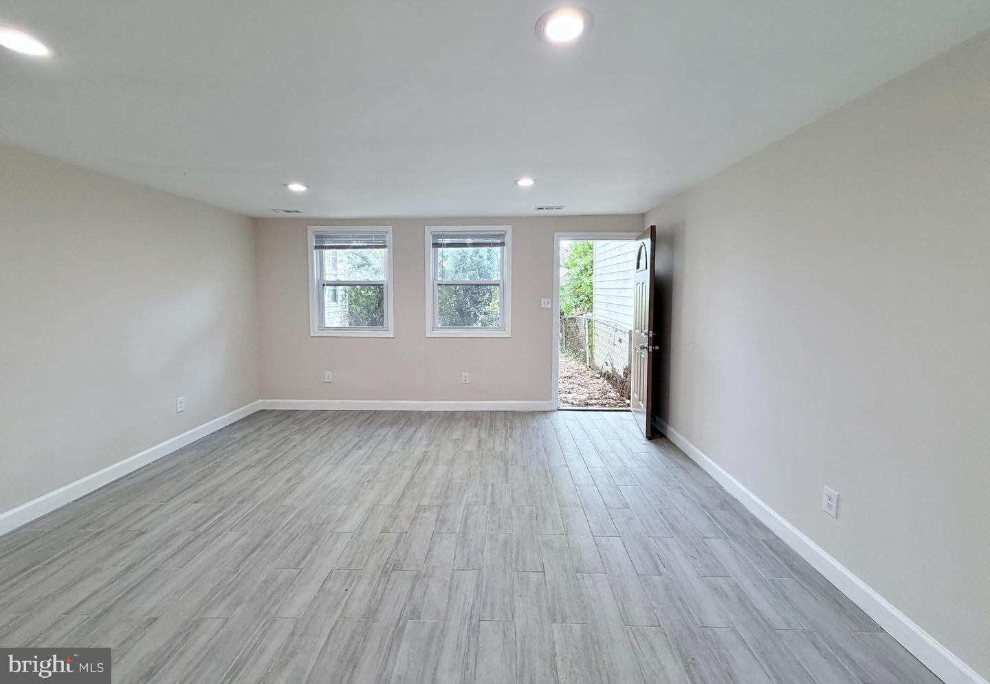 327 Bigley Ave Property Photo 13