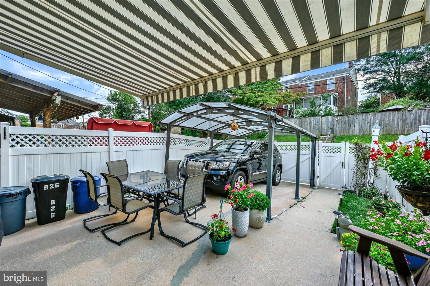 926 Fairmount Ave Property Photo 4