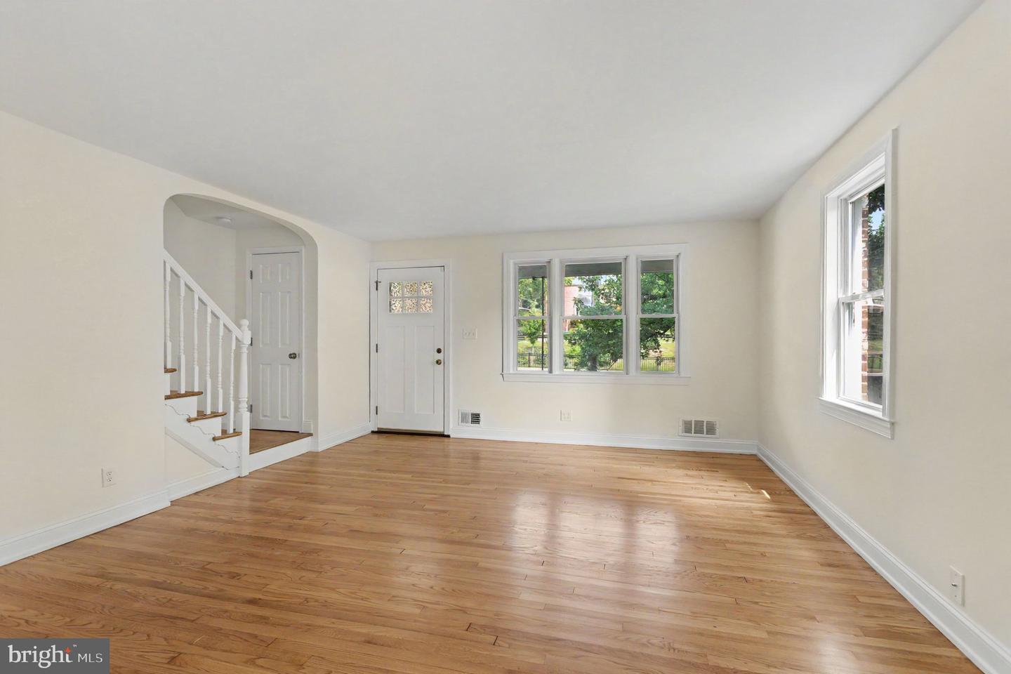 6609 Frederick Rd Property Photo 3