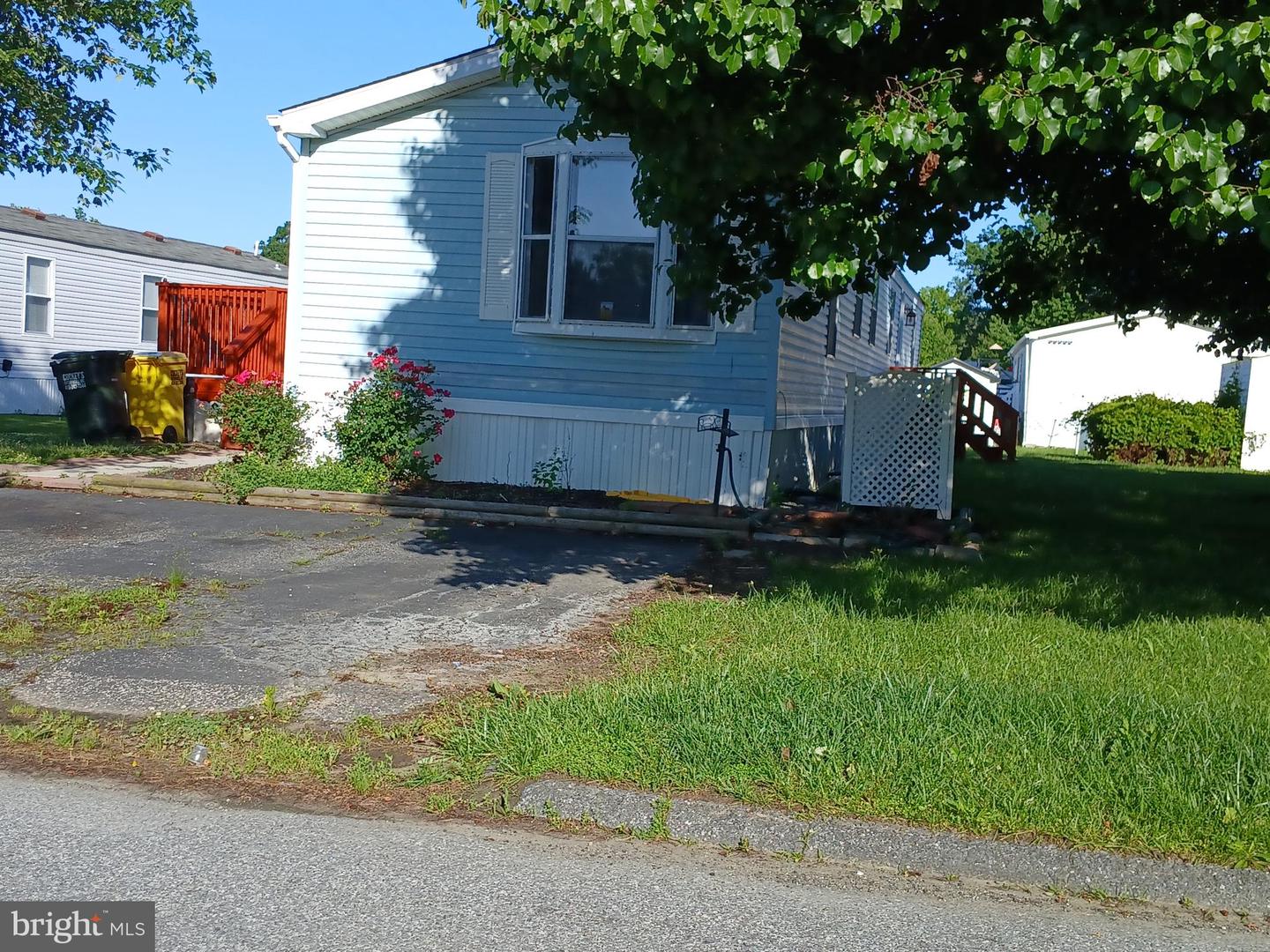114 ROUNDUP ROAD Property Photo 1