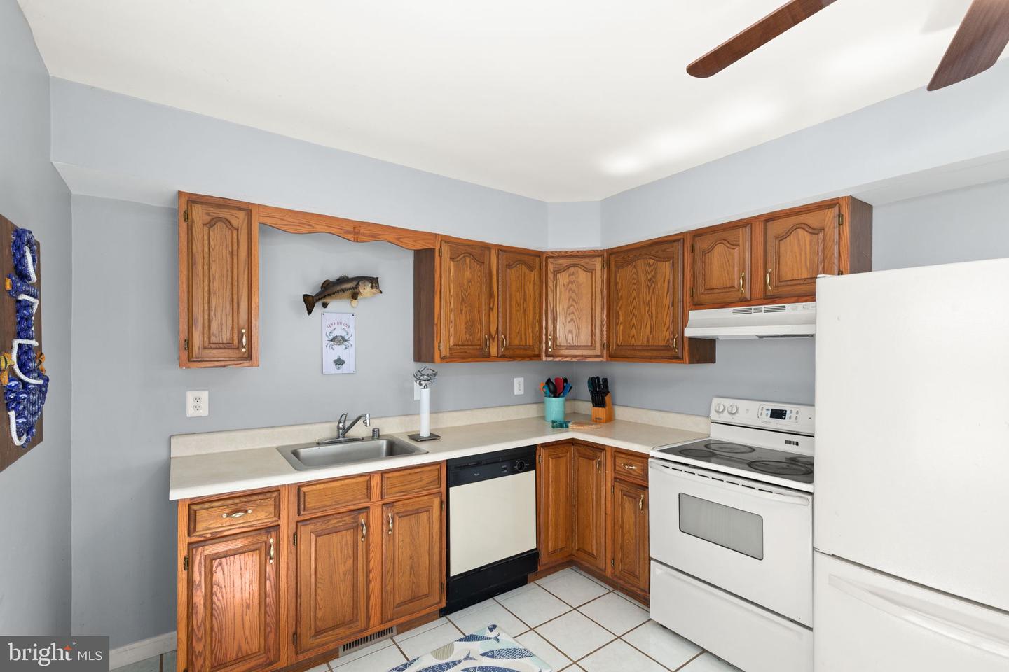 174 E Kingston Park Ln Property Photo 12