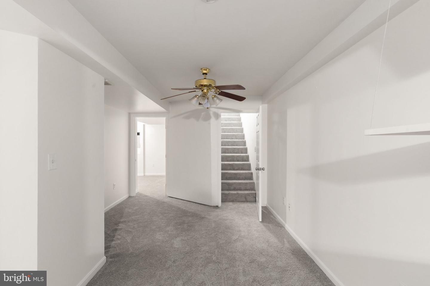 174 E Kingston Park Ln Property Photo 31