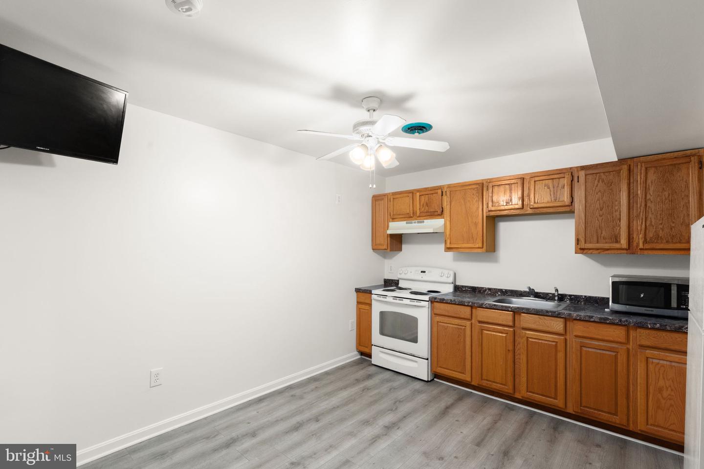 174 E Kingston Park Ln Property Photo 34