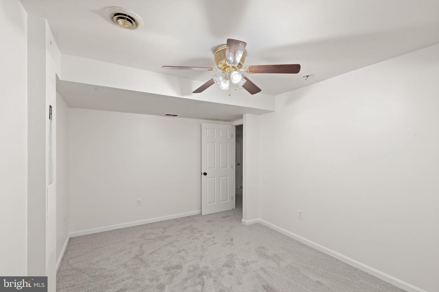 174 E Kingston Park Ln Property Photo 38