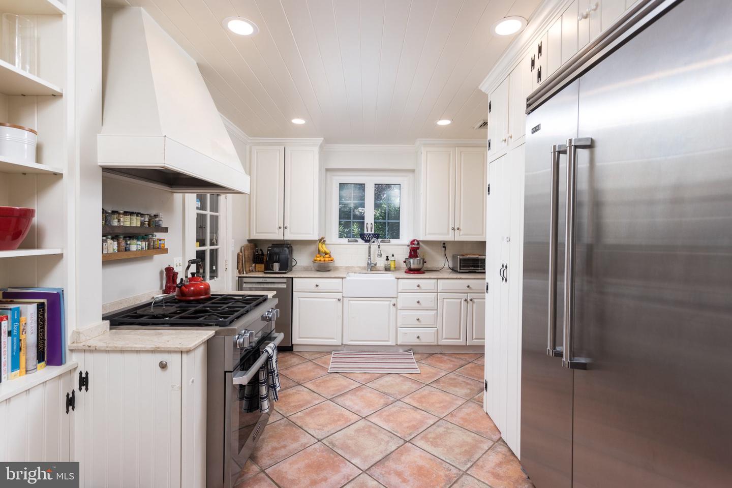 7117 Wardman Rd Property Photo 10