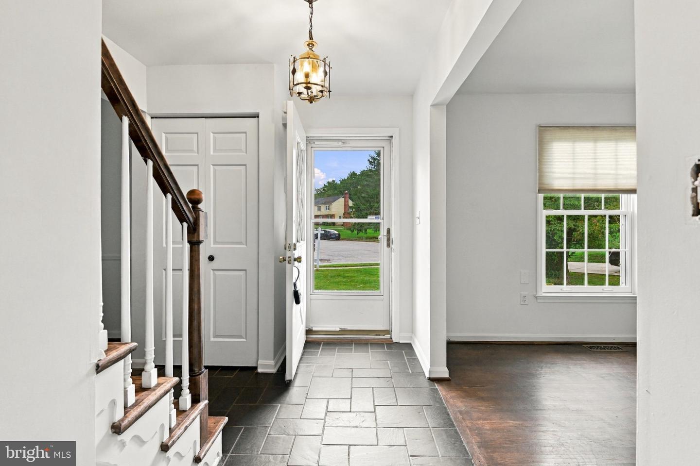 15 Lochmoor Ct Property Photo 3