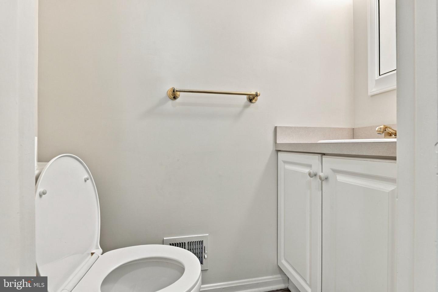 15 Lochmoor Ct Property Photo 14