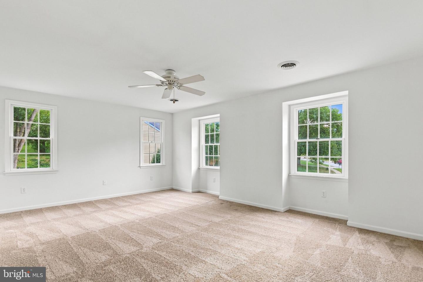 15 Lochmoor Ct Property Photo 18