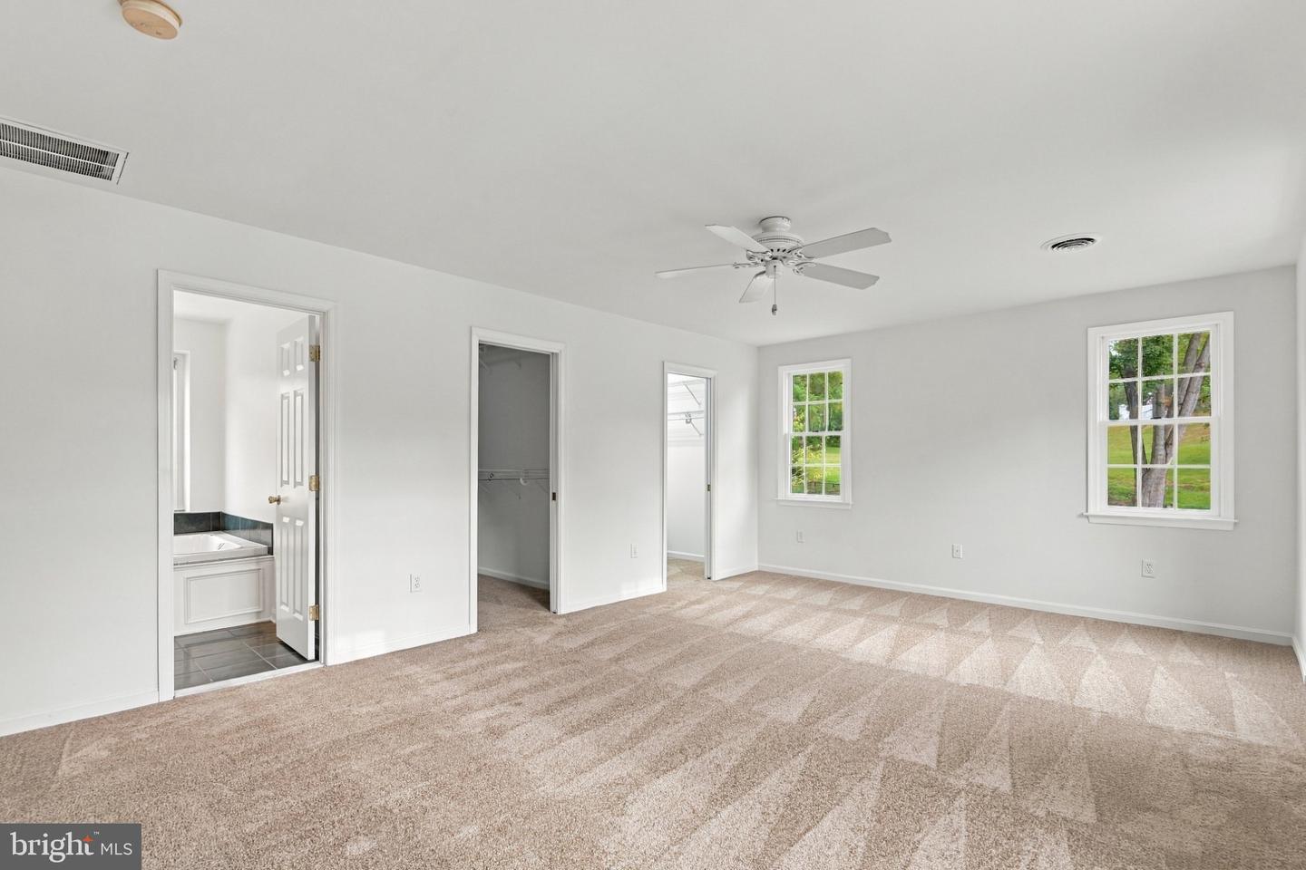 15 Lochmoor Ct Property Photo 19