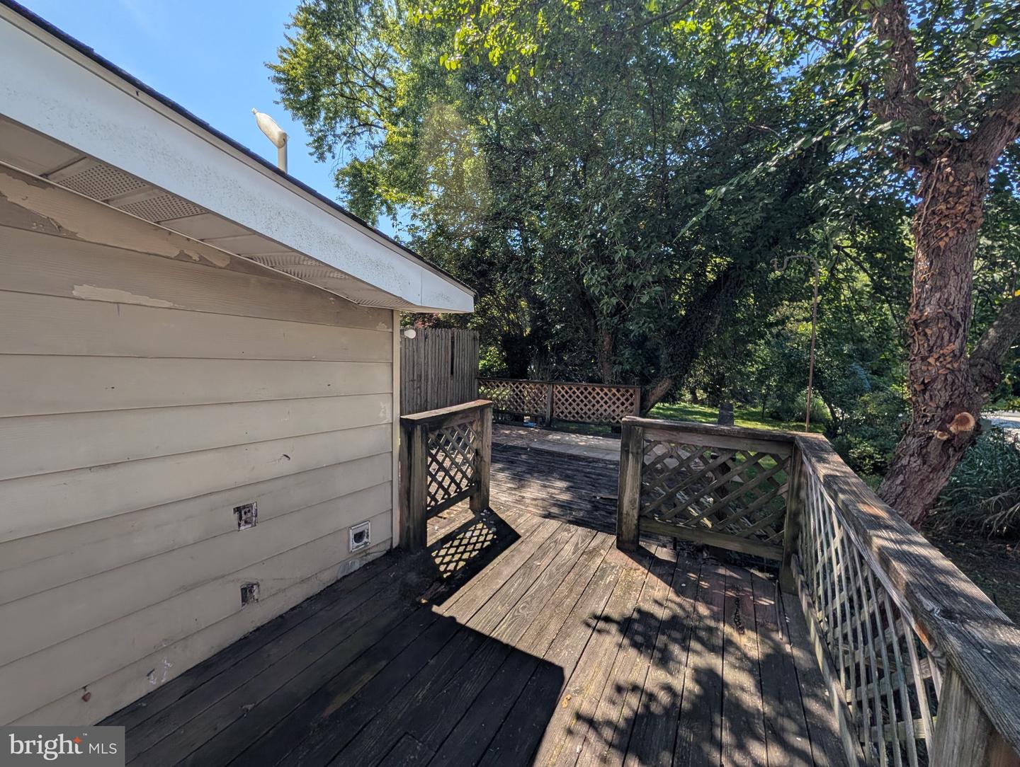 6090 Falls Rd Property Photo 4