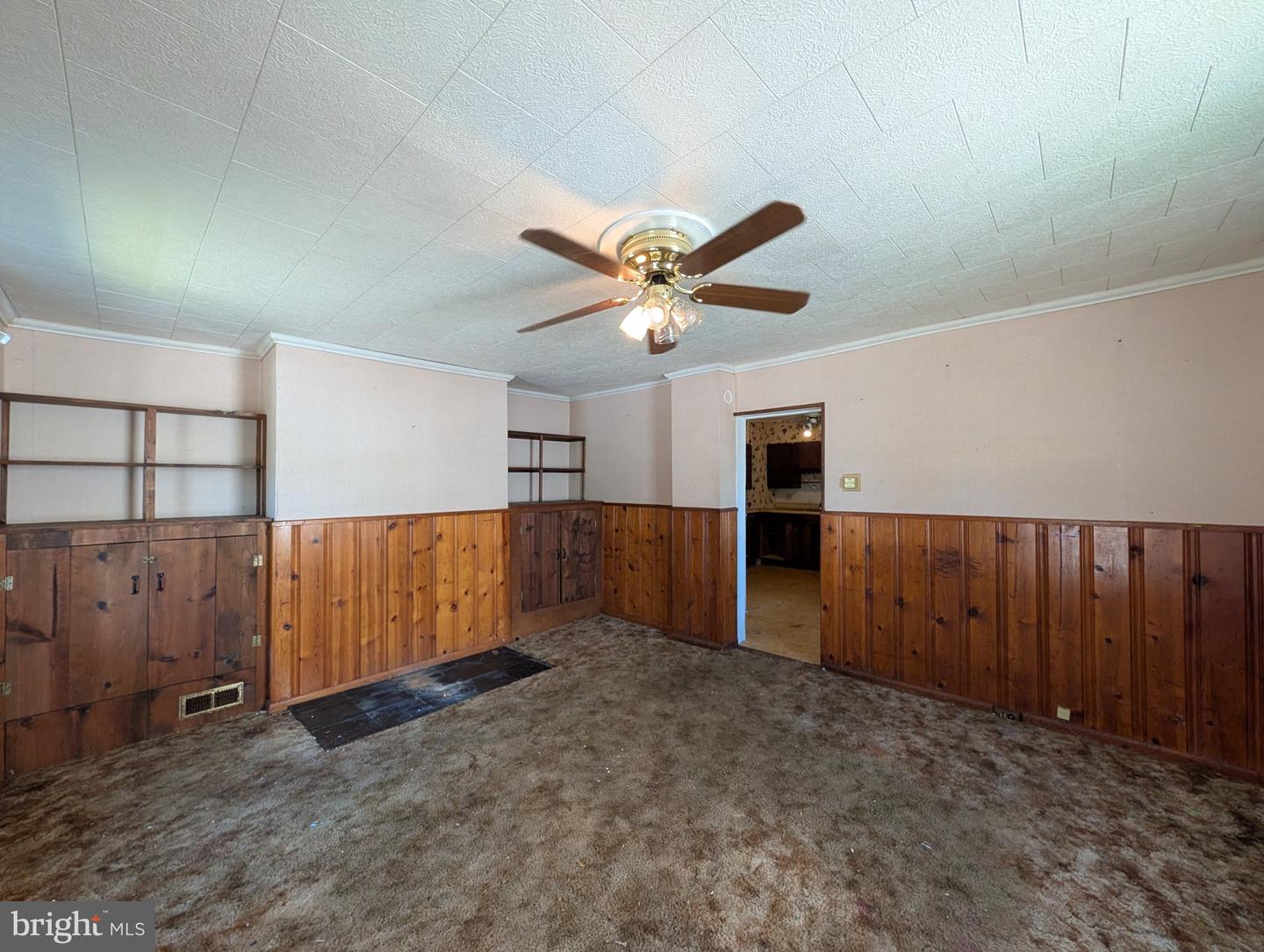 6090 Falls Rd Property Photo 14