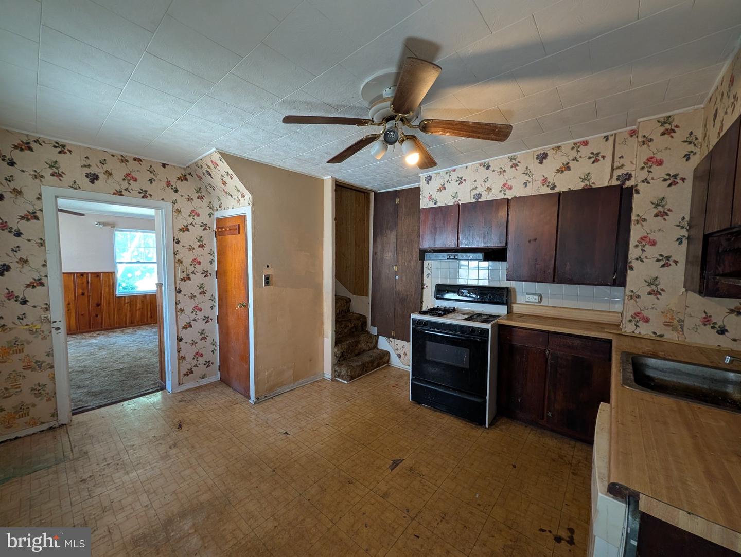 6090 Falls Rd Property Photo 29