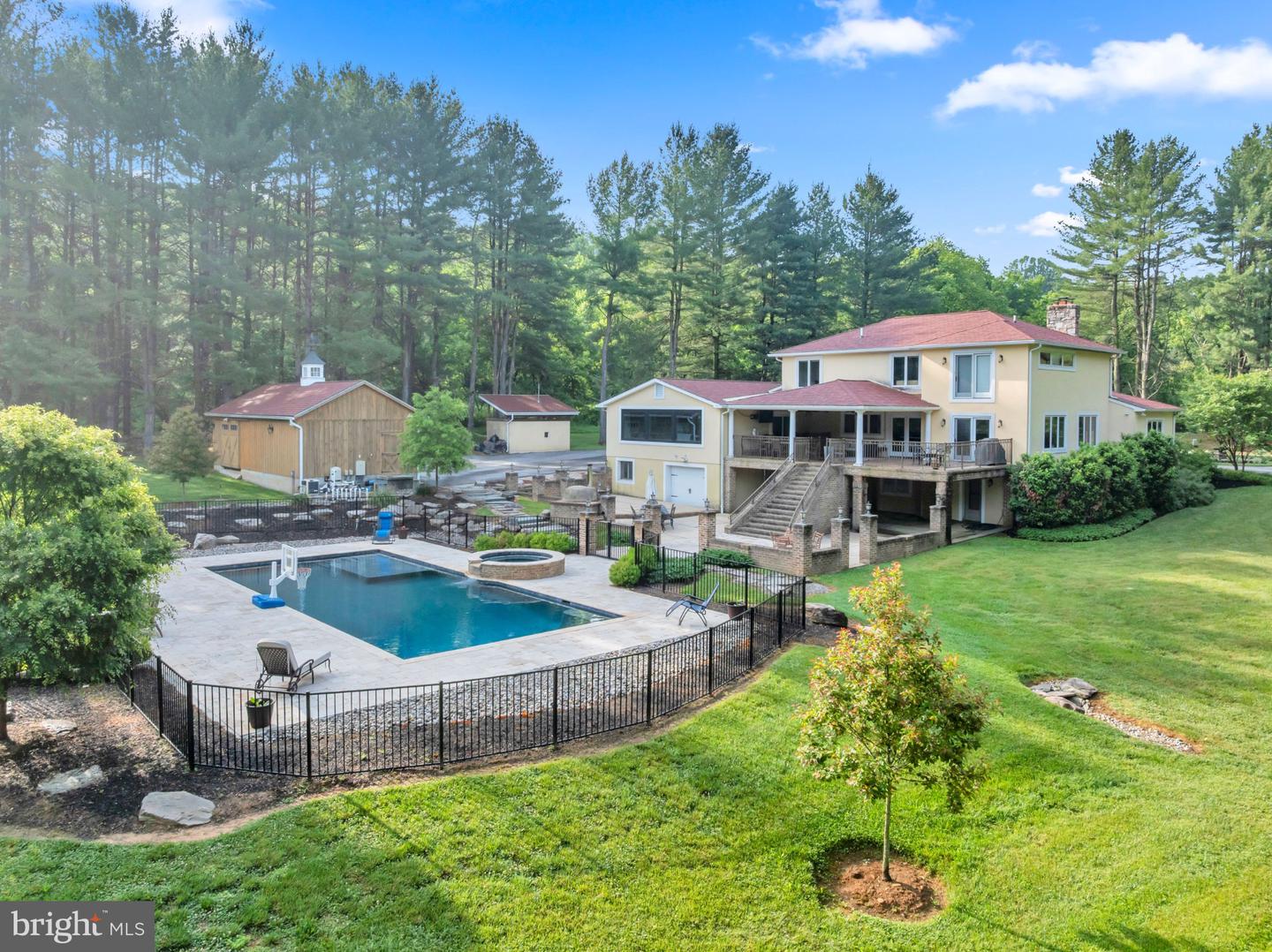 6029 Glen Arm Rd E Property Photo 6