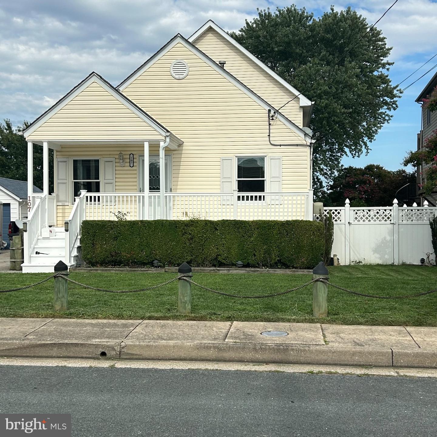 107 Bayside Dr Property Photo 2