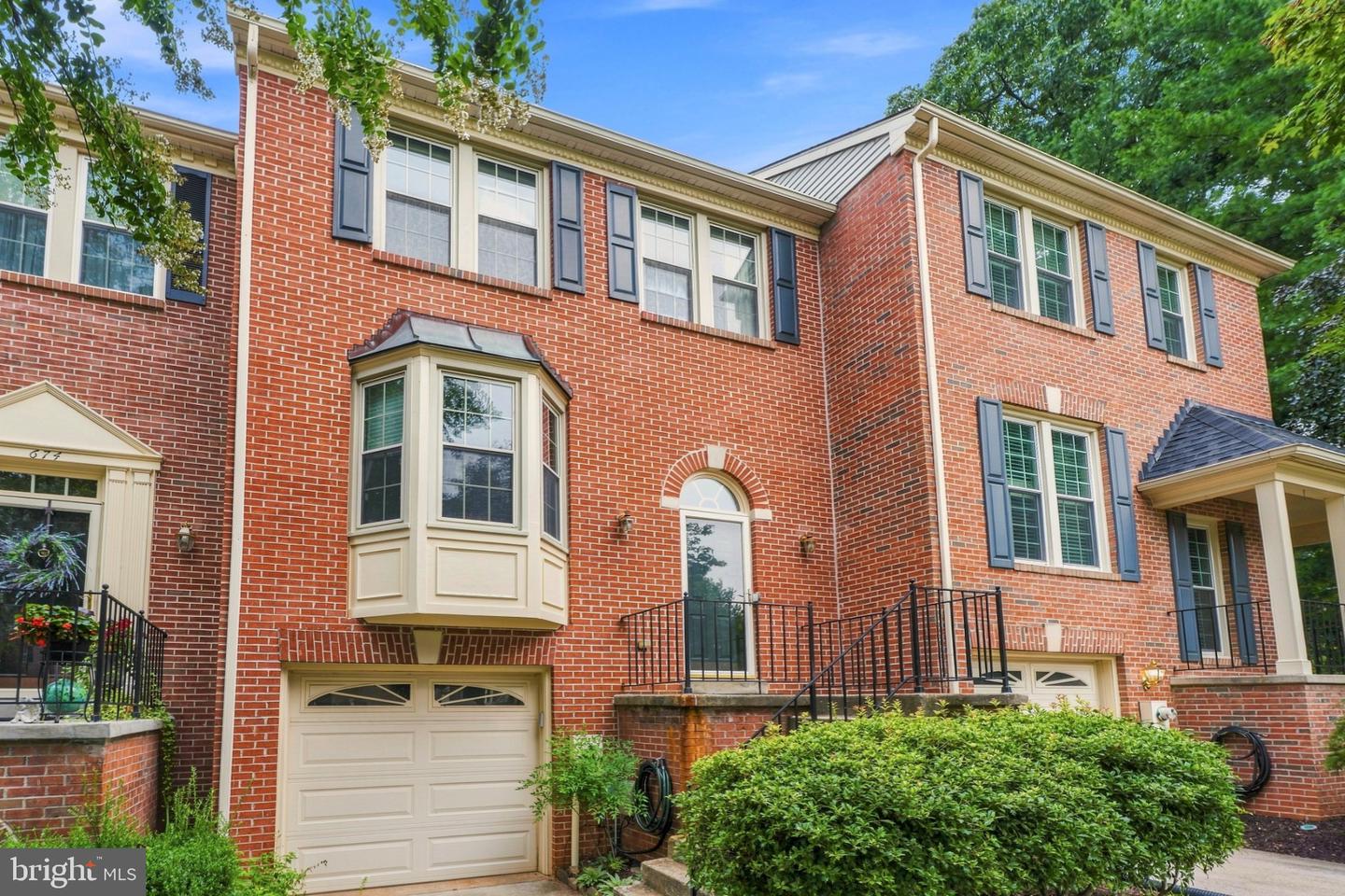 672 Budleigh Cir Property Photo 1