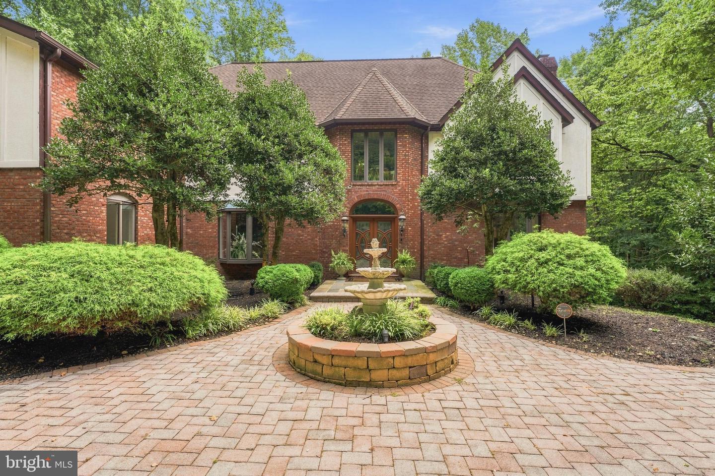 25 Highfield Ct Property Photo 1