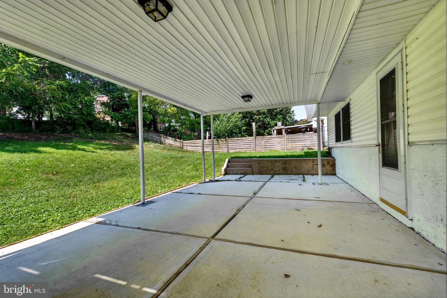 2112 Folkstone Rd Property Photo 21