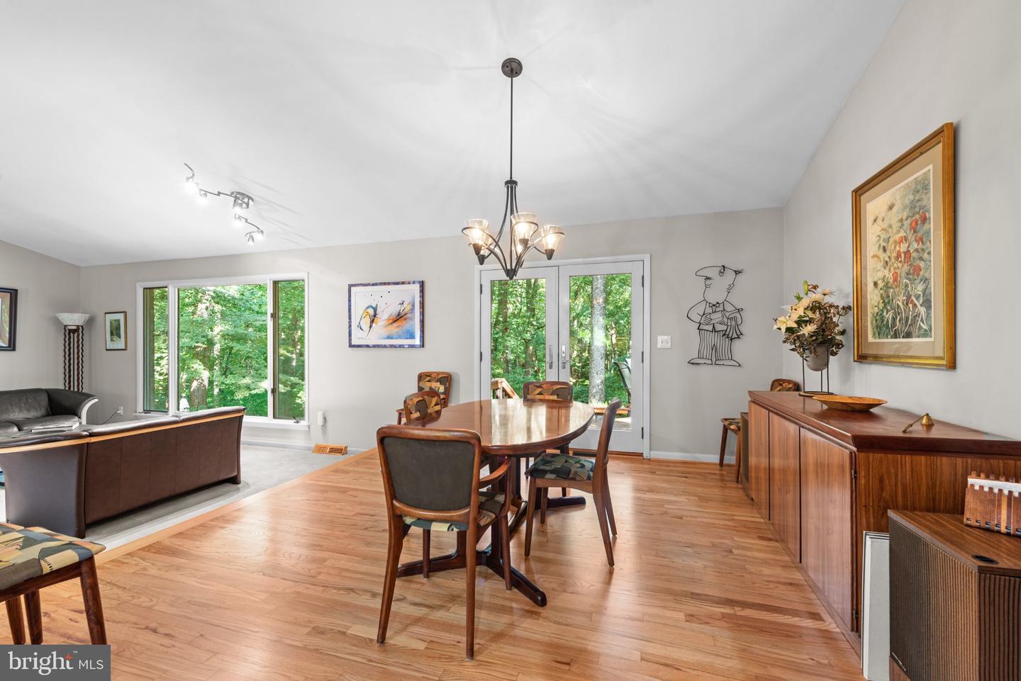 10 Winterberry Ct Property Photo 8