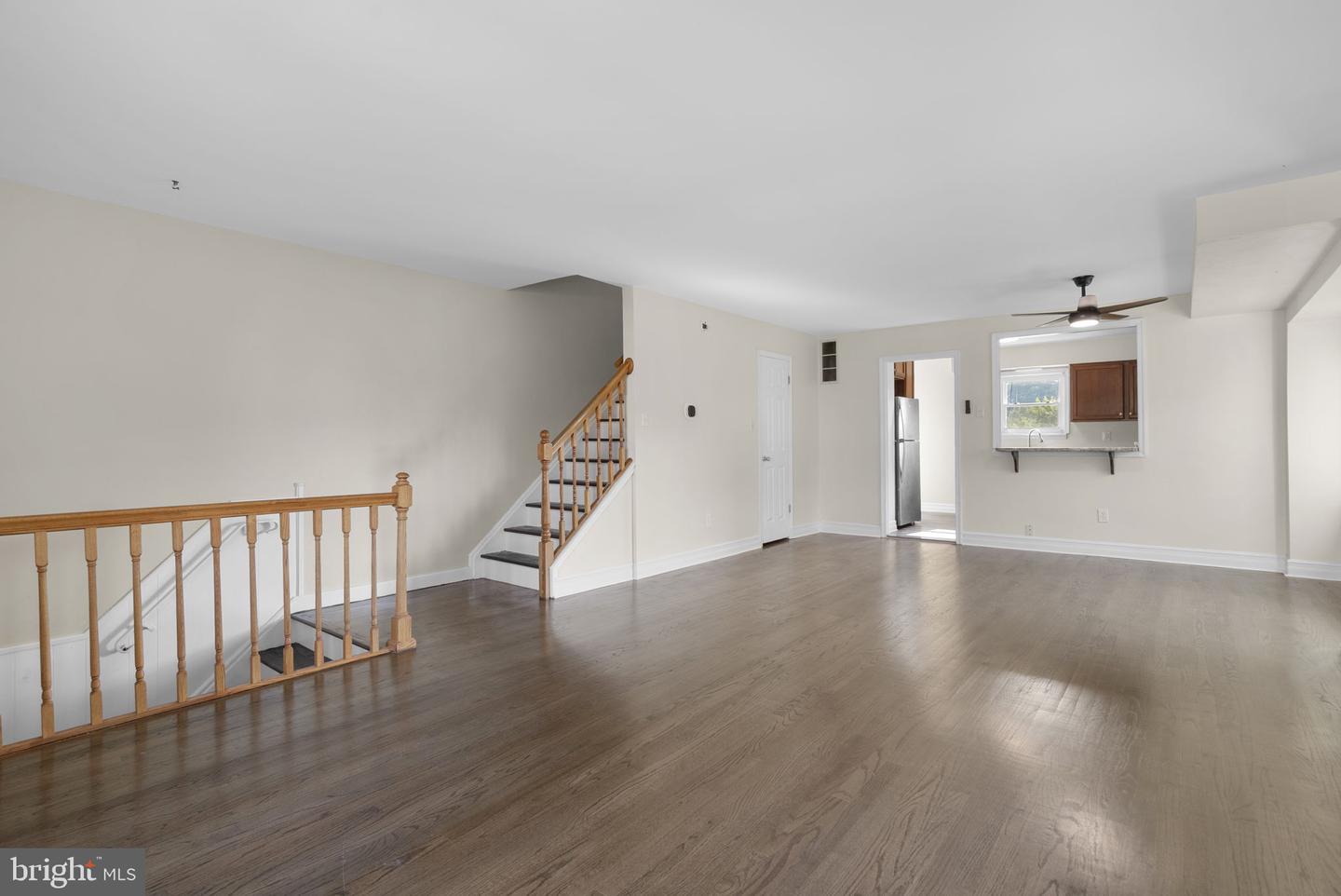 955 Stormont Cir Property Photo 2