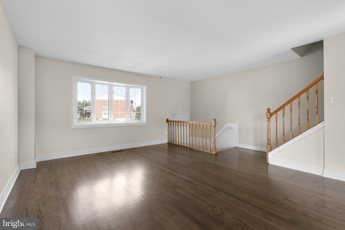 955 Stormont Cir Property Photo 3