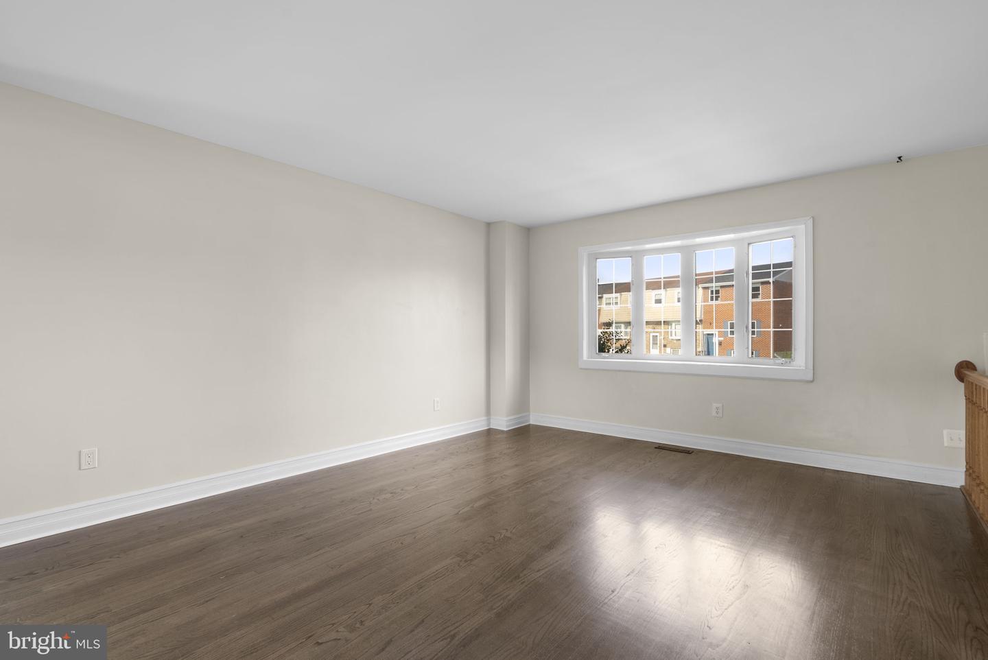 955 Stormont Cir Property Photo 4