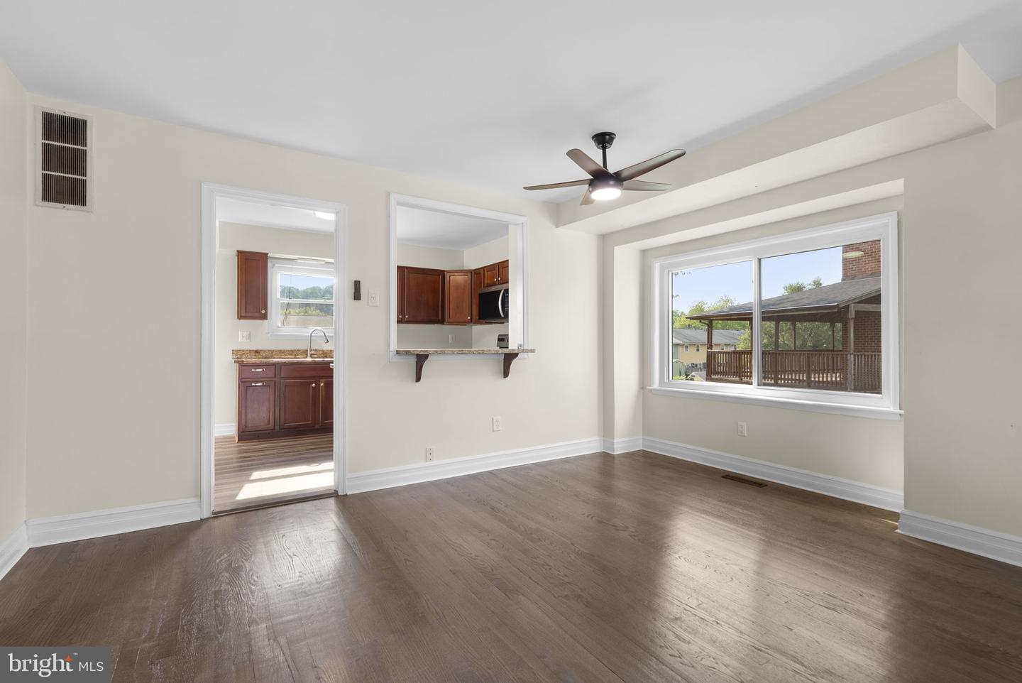 955 Stormont Cir Property Photo 5